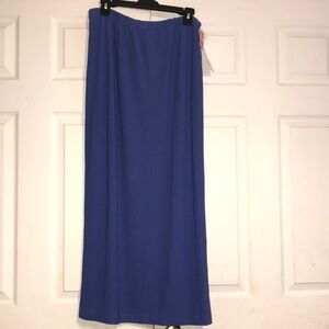NWT Women’s Crepe Maxi Skirt